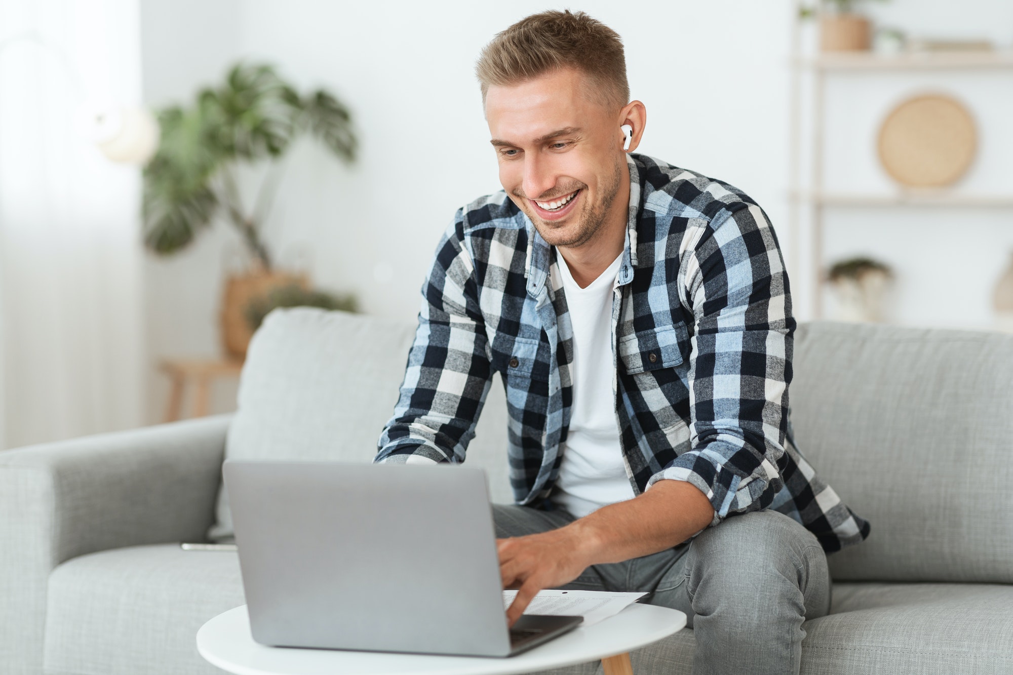 guy-listening-to-music-online-in-headphones.jpg guy-listening-to-music-online-in-headphones.jpg